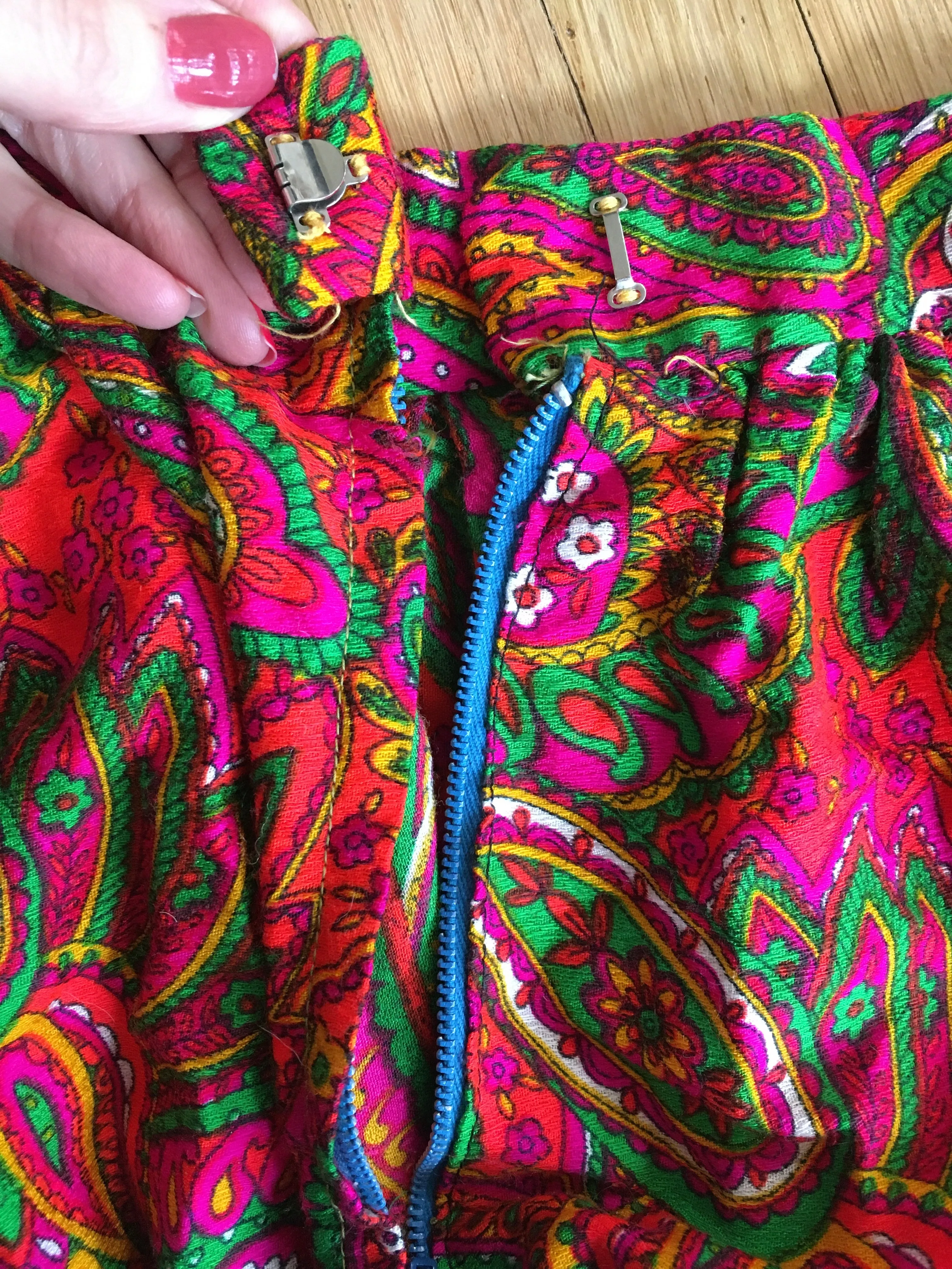1960’s Vintage Bright Paisley Skirt