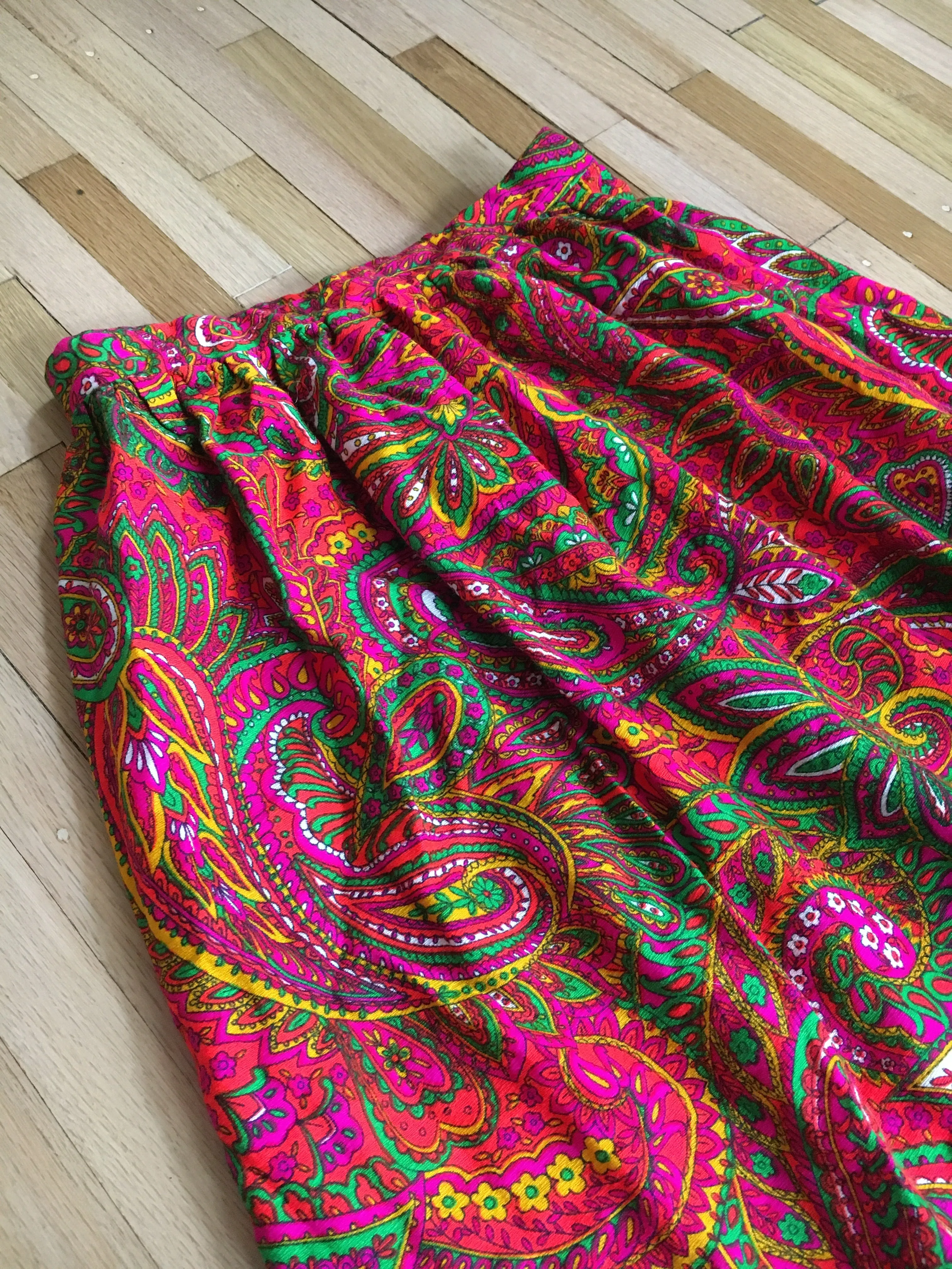 1960’s Vintage Bright Paisley Skirt