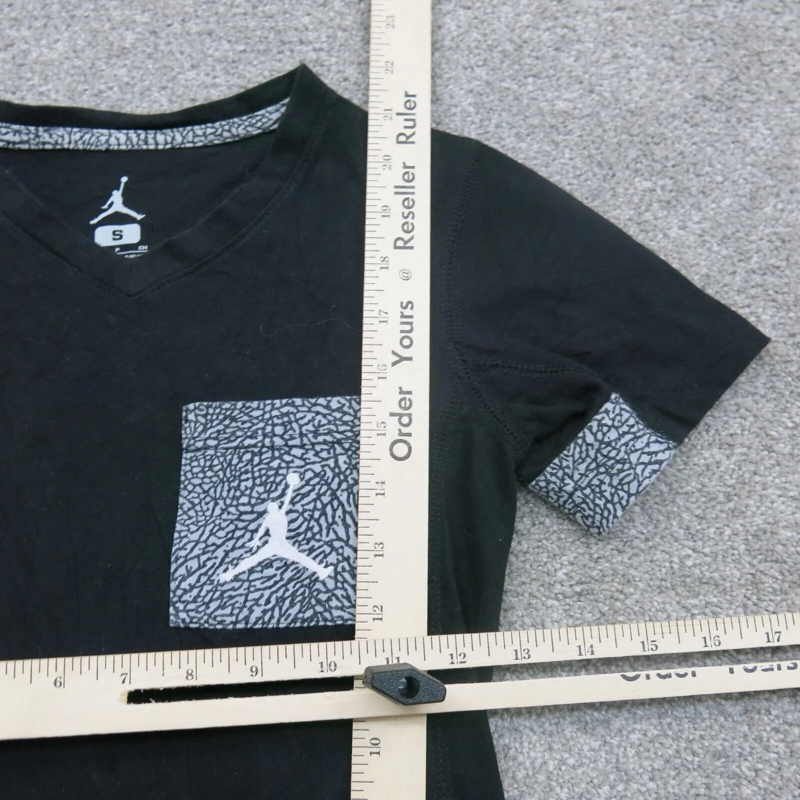 Air Jordan T-Shirt Youth Boys Small S Black Activewear Sports Logo T-shirt