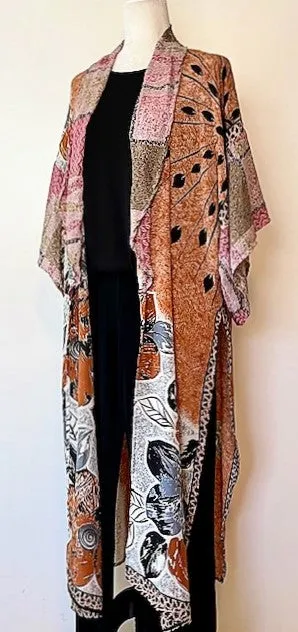 Dramatic Abstract Silk Kimono With Deep Side Vents For Styling - Mixed print pink
