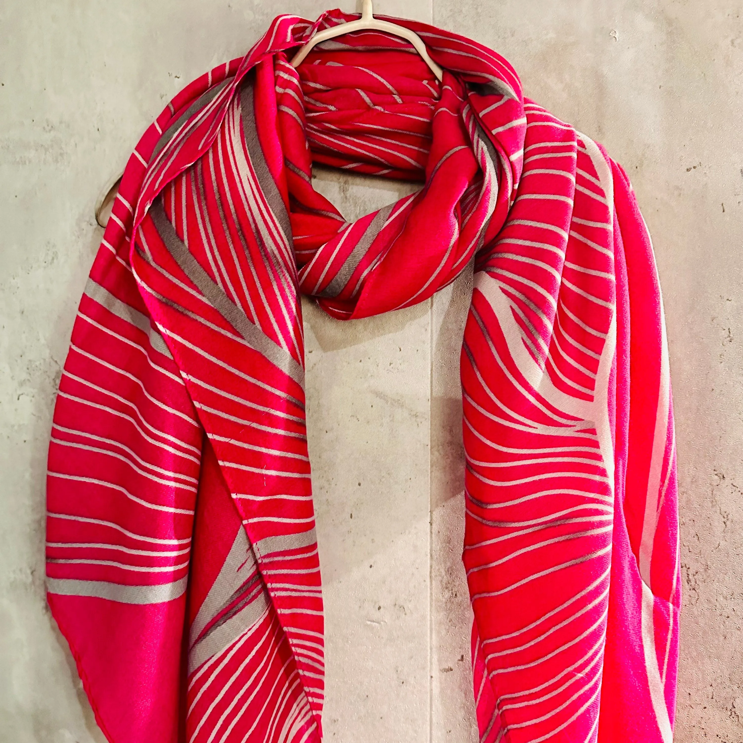 Pink Organic Cotton Scarf with Leaf Vein Pattern – An Eco-Friendly Gift for Mom, Perfect for Birthday and Christmas, from a UK Seller