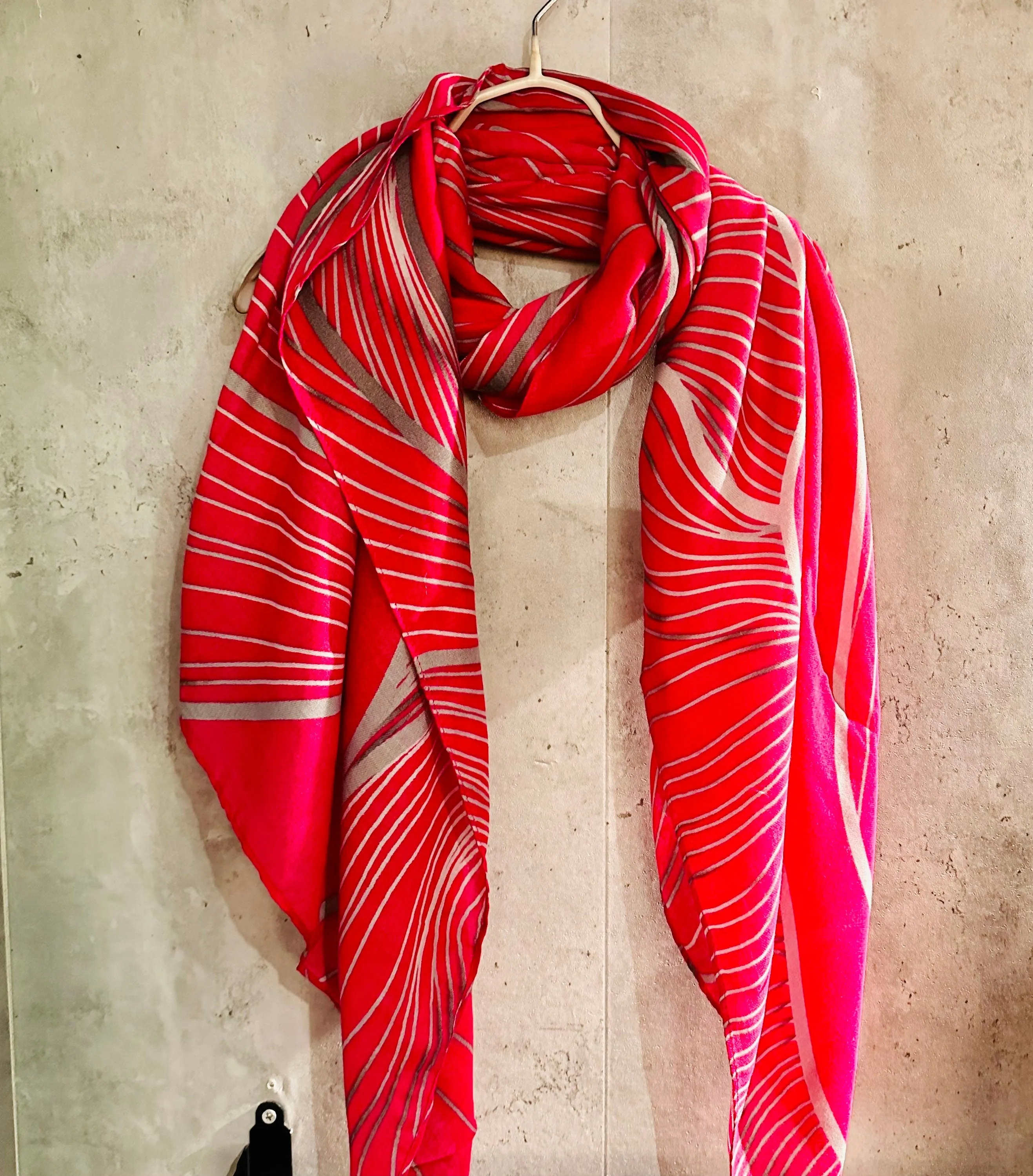 Pink Organic Cotton Scarf with Leaf Vein Pattern – An Eco-Friendly Gift for Mom, Perfect for Birthday and Christmas, from a UK Seller