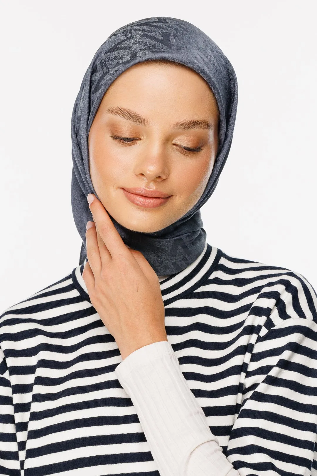 Smoked Nova Pattern Luxury Jacquard Scarf